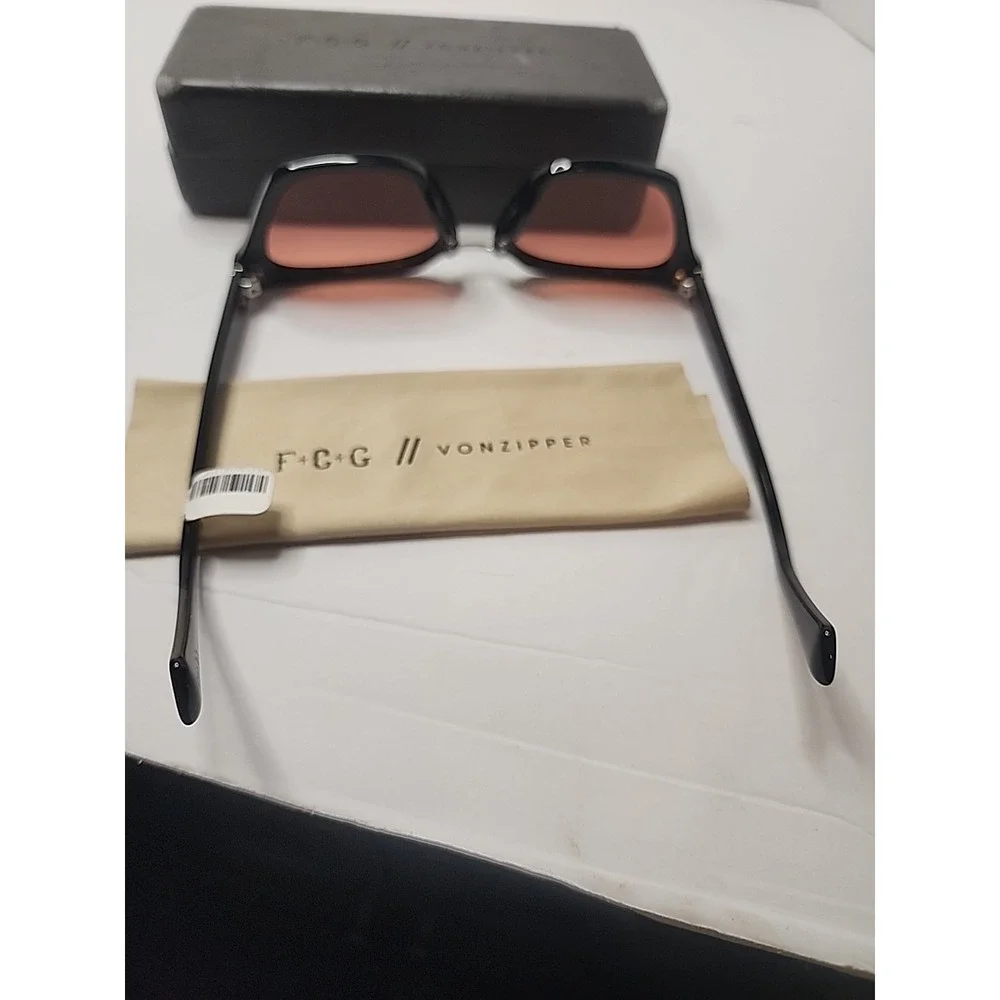 VonZipper Jinx Sunglasses Black with Rose Amber Gradient Lenses‎ Cat Eye